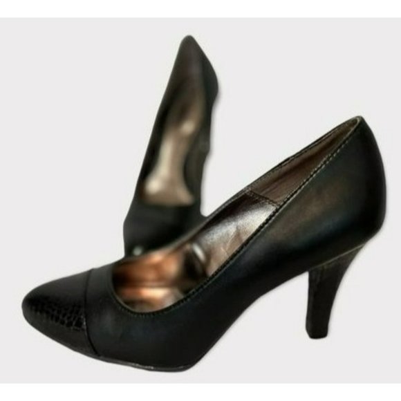 Sole Senseability Black Pumps SIze 7.5 Rarely Worn 3.5" Heel‎ - Picture 1 of 5